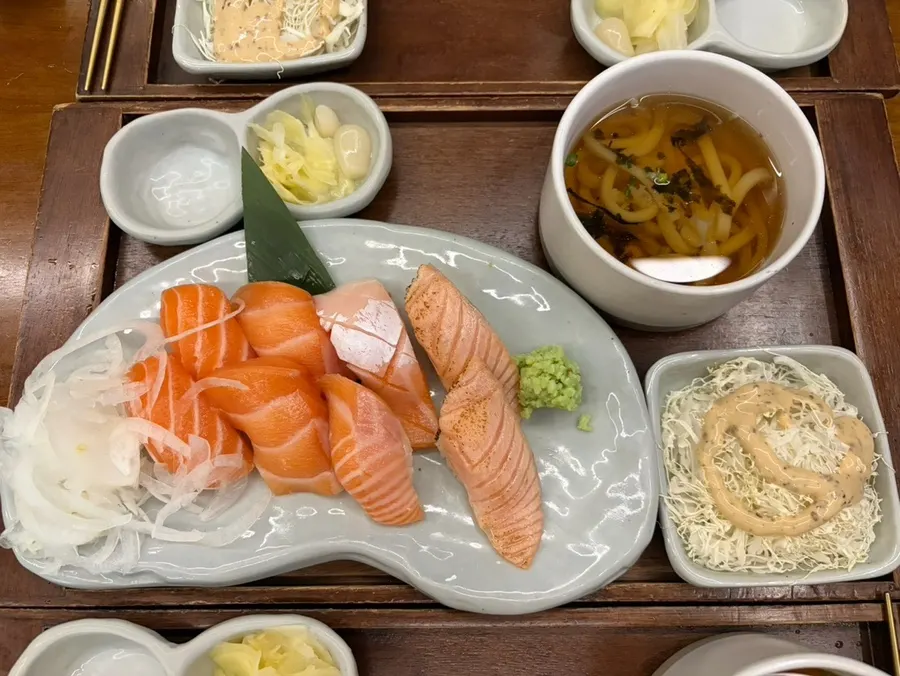 A plate of Thick Kobujime Salmon Nigiri 8P