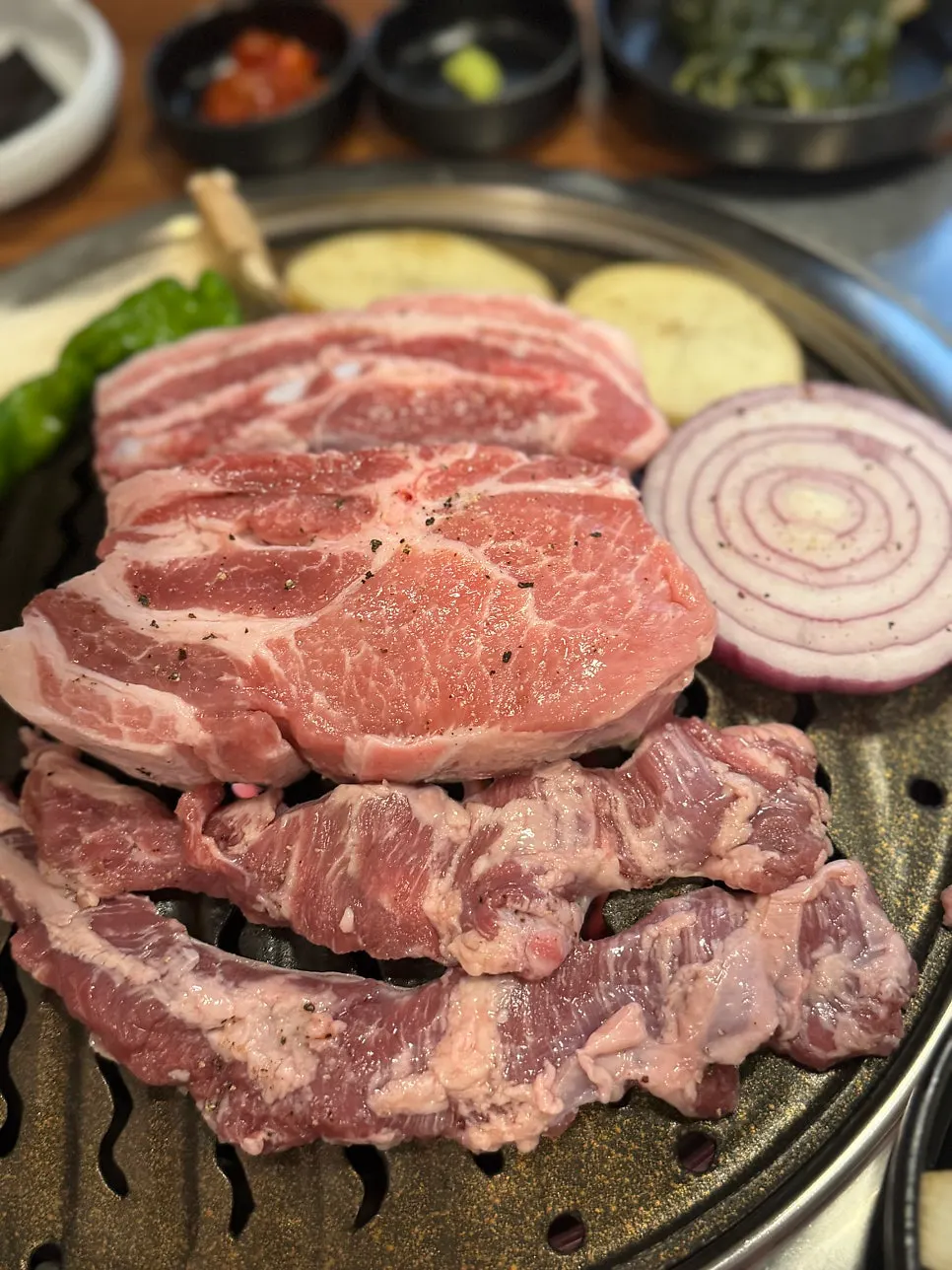 Thick pork neck and crispy pork belly cuts by type