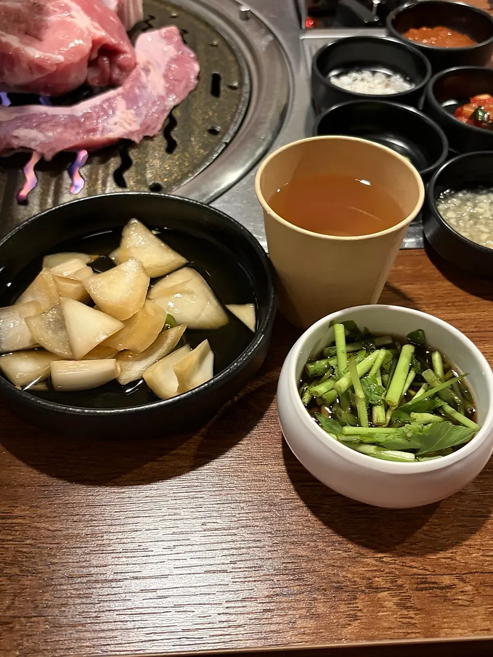 상추 파채 깻잎장아찌 곁들임