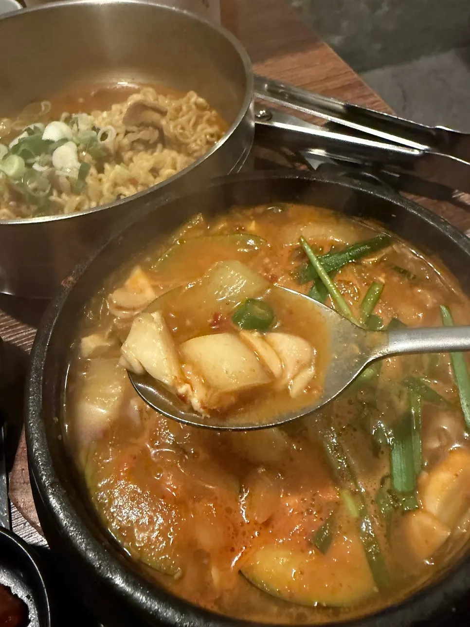 공깃밥과 곁들이는 된장찌개