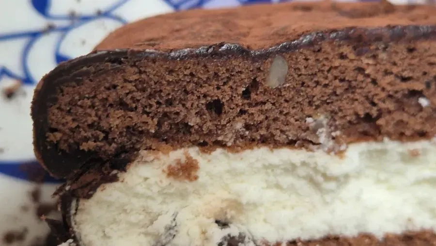 Inside of the real chocolate Choco Pie showing chocolate chips in the cream