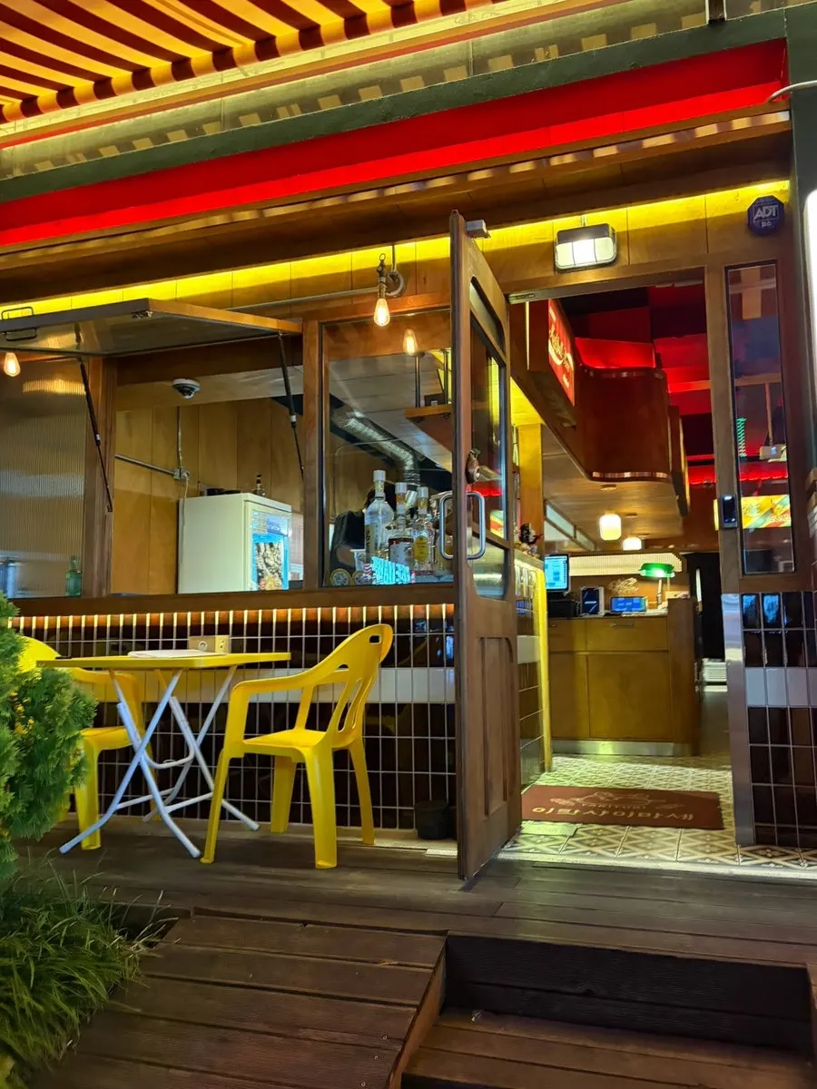 Outdoor seating atmosphere at Sutori Cheongju Bongmyeong Branch