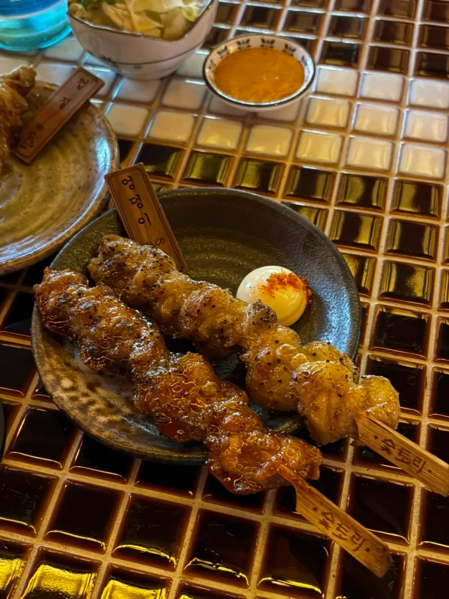 Crispy-skinned skewer at Sutori