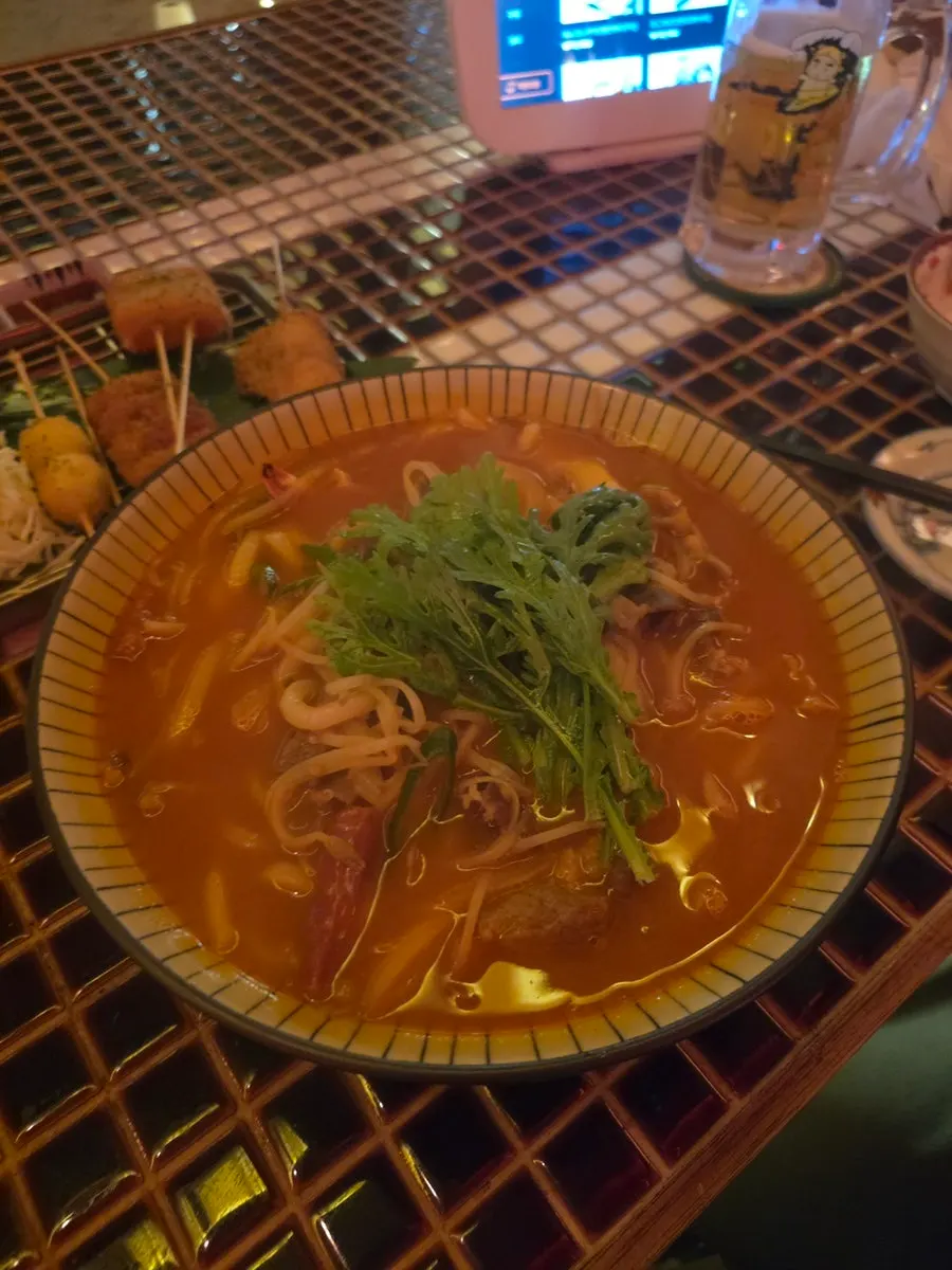 숯토리 꼬치 접시와 곁들임