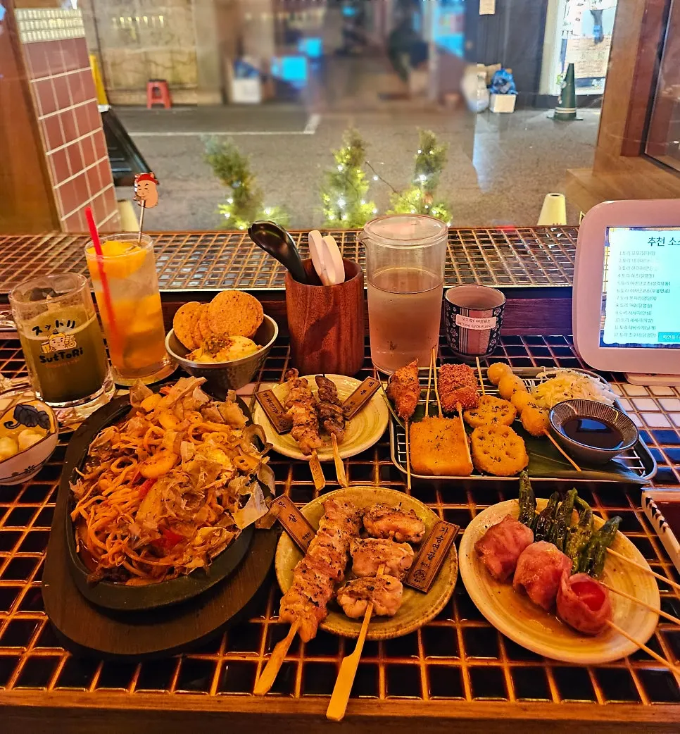 Full sutmakase set spread across the table