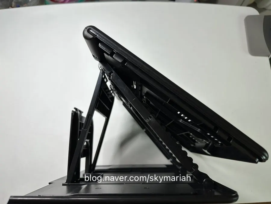 Sophia Reading Stand