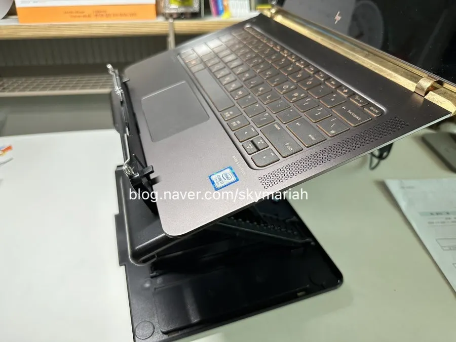 Sophia Reading Stand holding a laptop