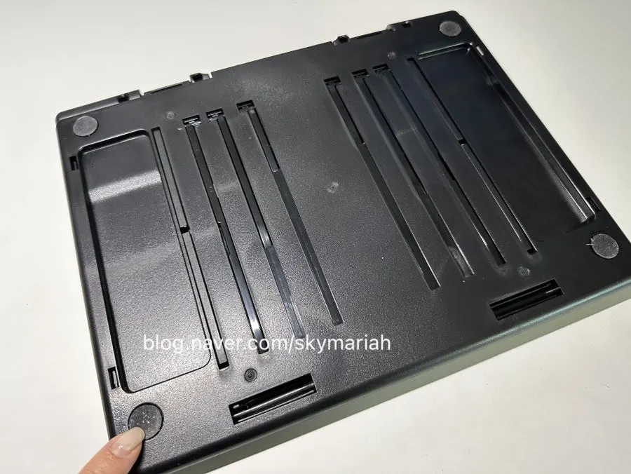 Magnets and base of the folded book stand