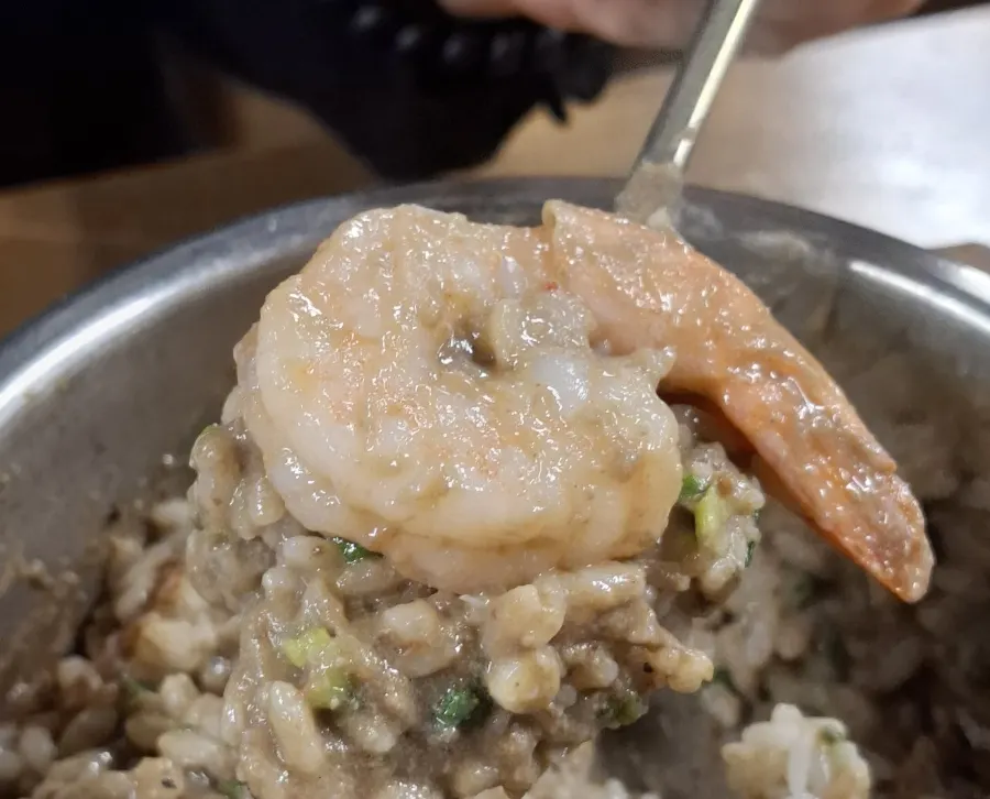 김에 싸 먹는 게살솥밥 한입