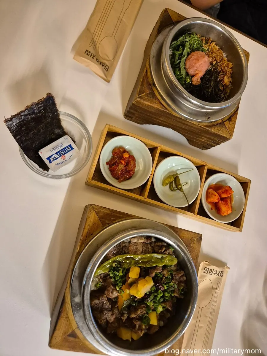 A full spread of Sorori pot rice and side dishes
