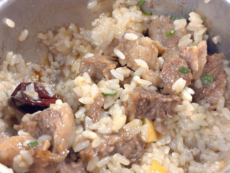 Galbi pot rice mixed with melted butter