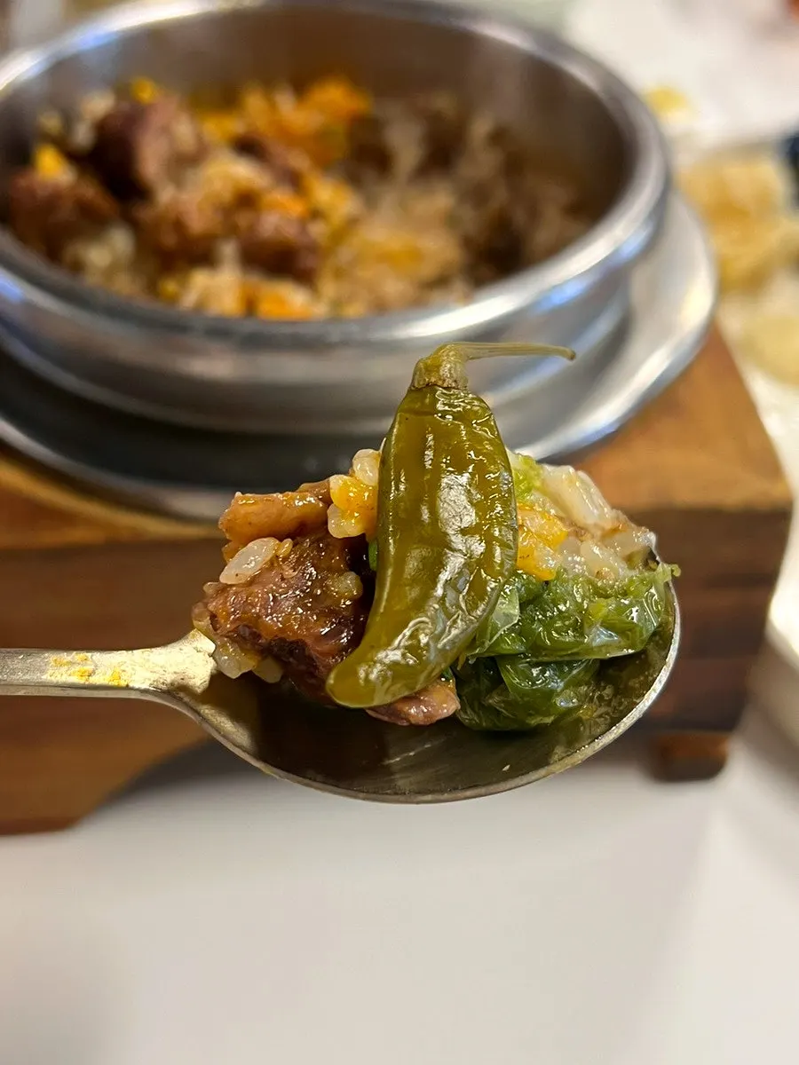 김에 싸 먹는 소로리 갈비솥밥 한입