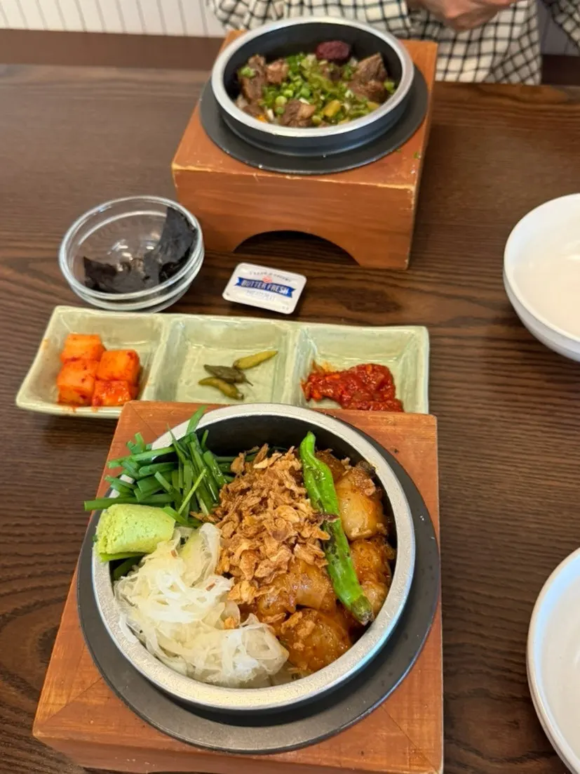 돌솥에 담겨 나온 소갈비솥밥