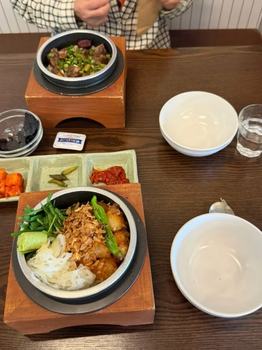 돌솥에 담겨 나온 한우대창솥밥