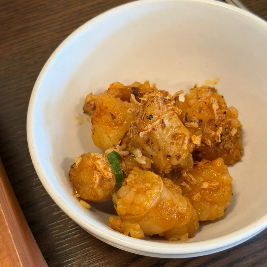 한 숟갈 떠올린 소갈비솥밥