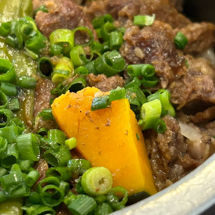 소갈비솥밥과 반찬 구성