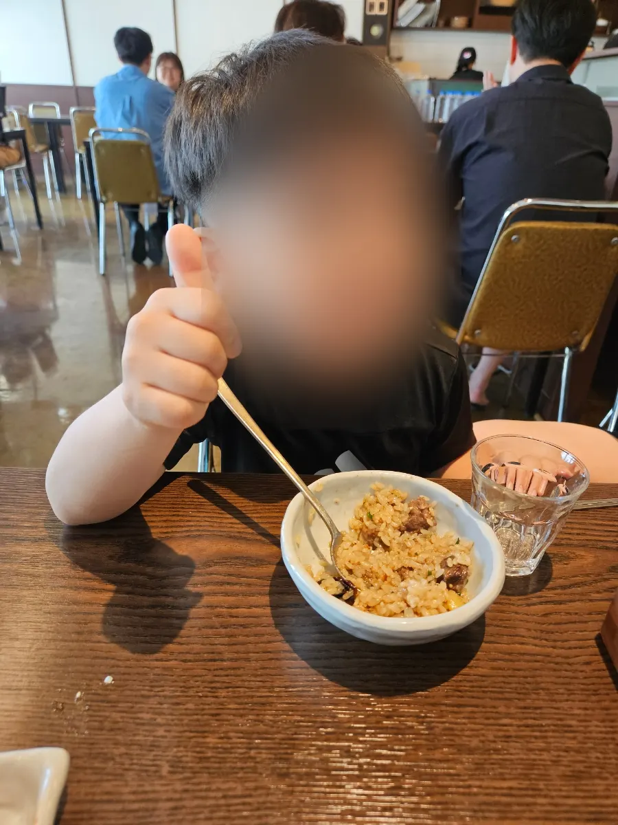 Small bowl for portioning out the hot pot rice