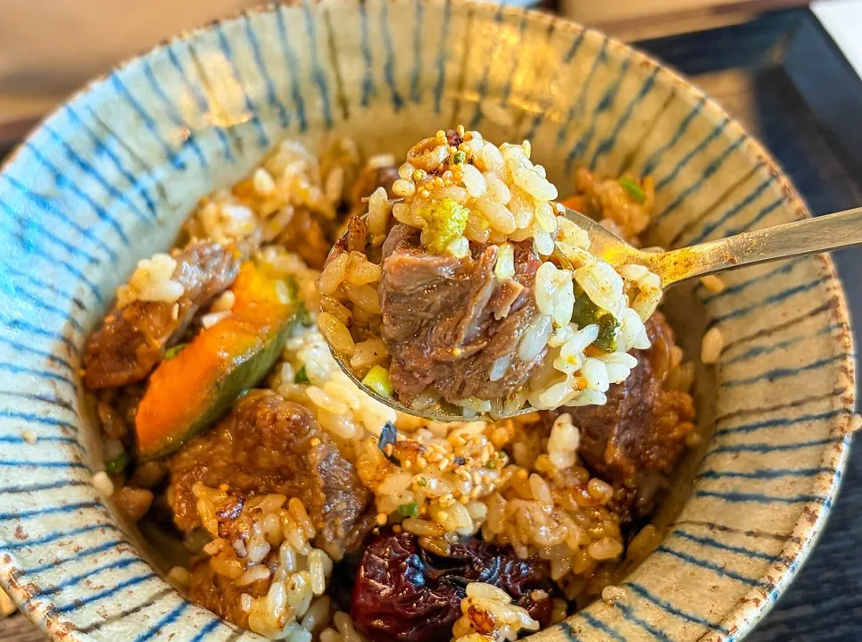 Beef rib pot rice mixed with butter