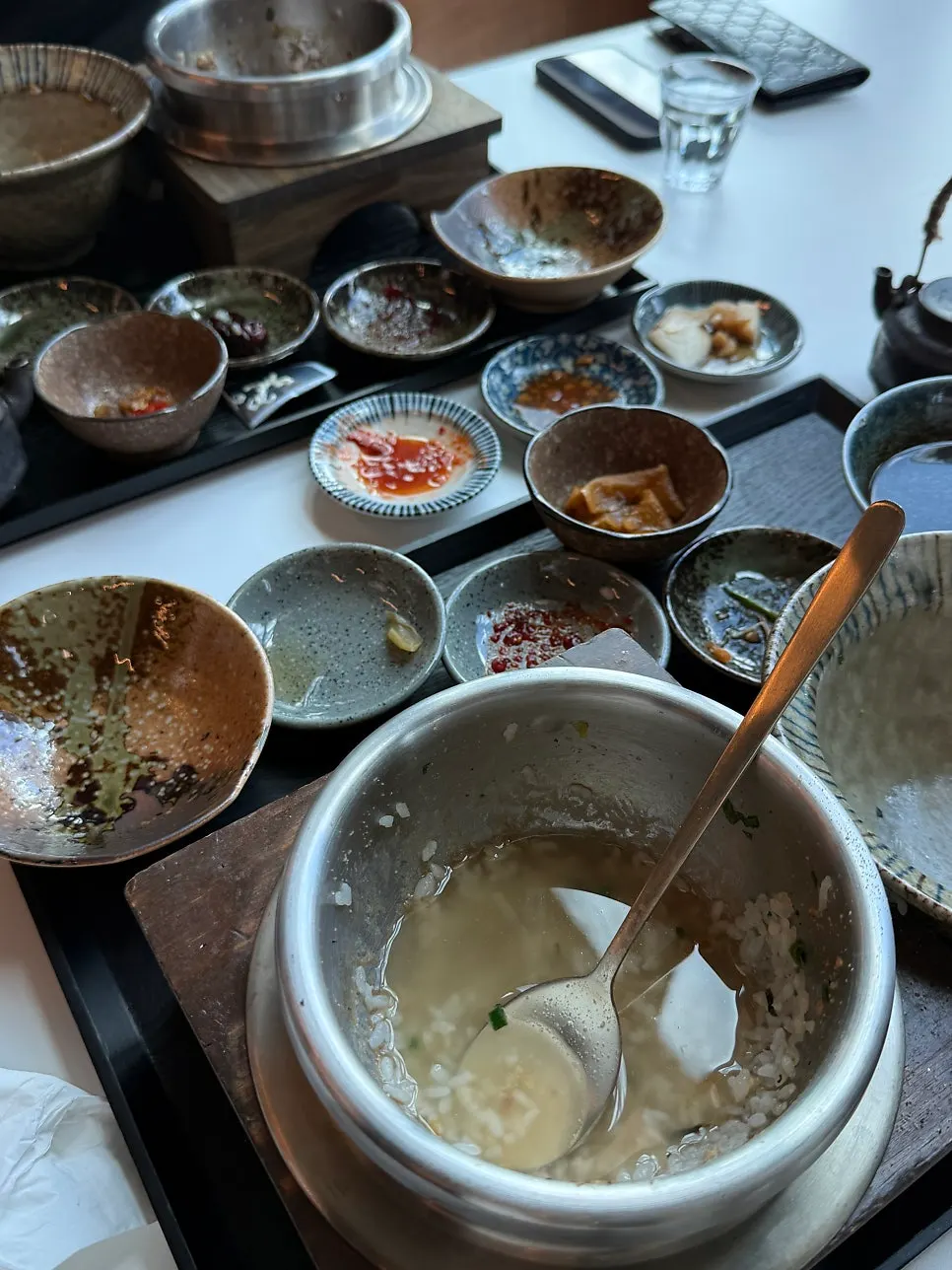 둘이 나눠 먹은 솥밥 두 그릇
