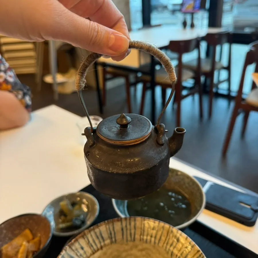 Small kettle of hot water for making sungnyung