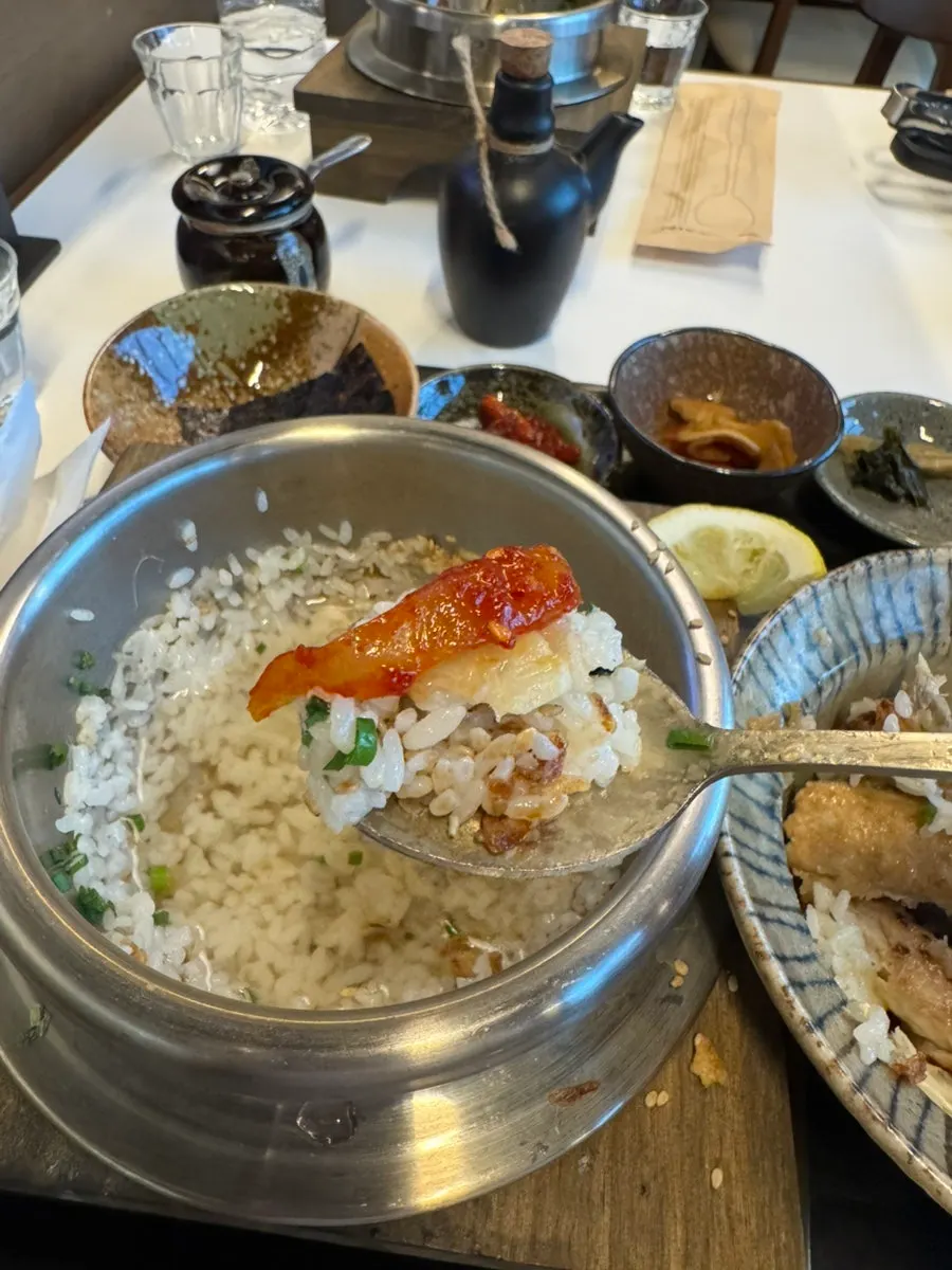 Mackerel pot rice served with gim and butter
