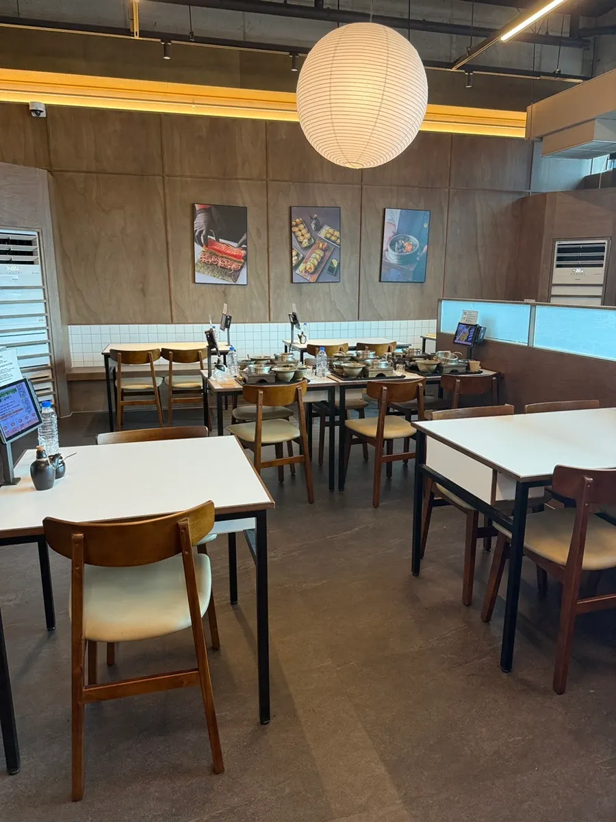 Clean interior of Sorori Sotbap Gagyeong Direct Branch