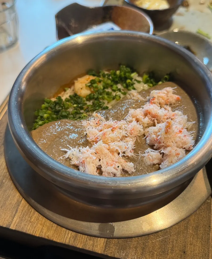 Bowl of crab pot rice after mixing