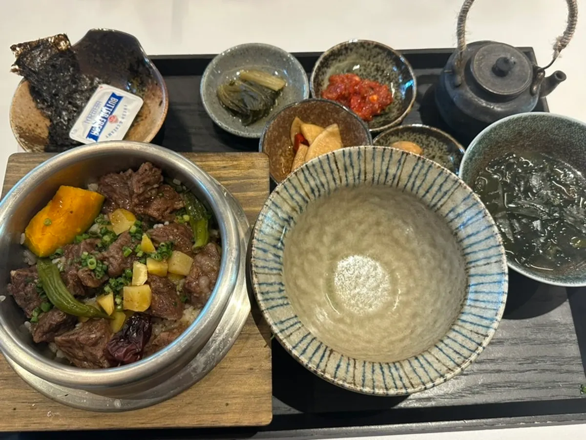 소로리솥밥 가경직영점 솥밥 상차림 전경