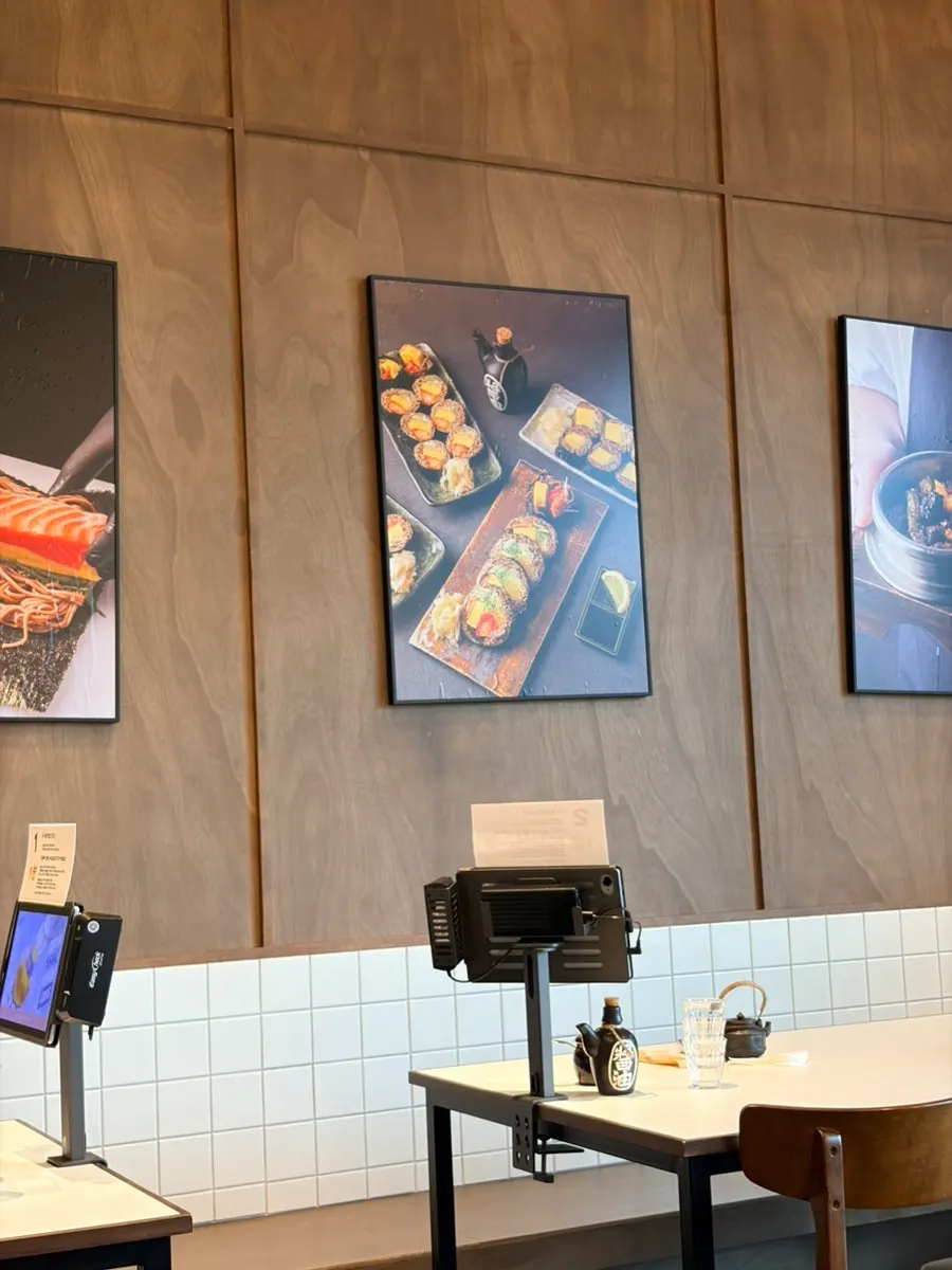 Side dishes served alongside the pot rice