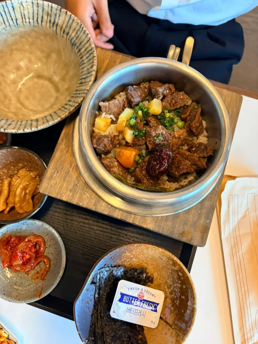Pot rice piled generously with rib meat