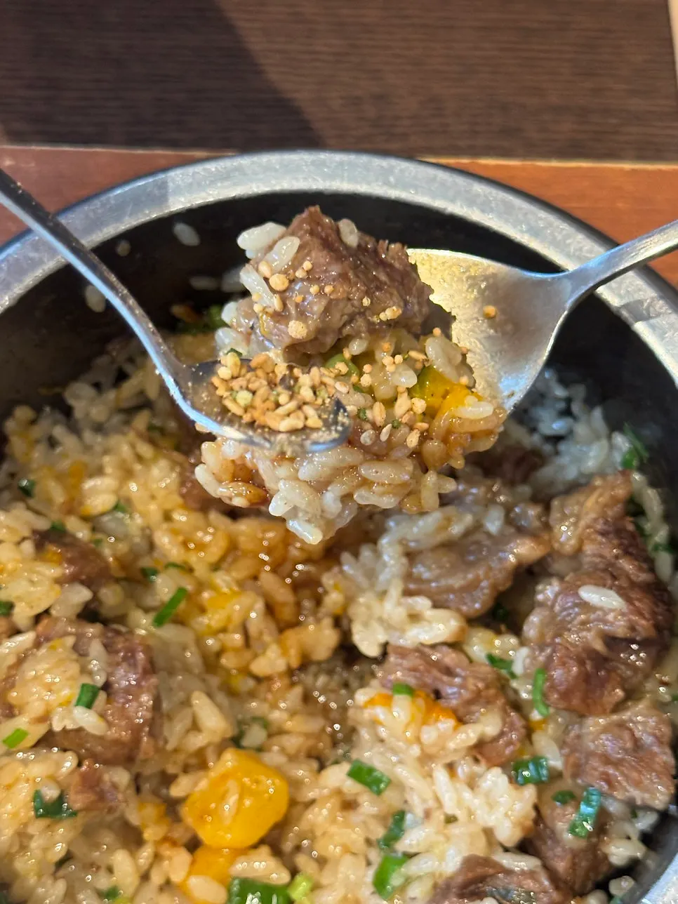 Close-up of the mixed short rib pot rice