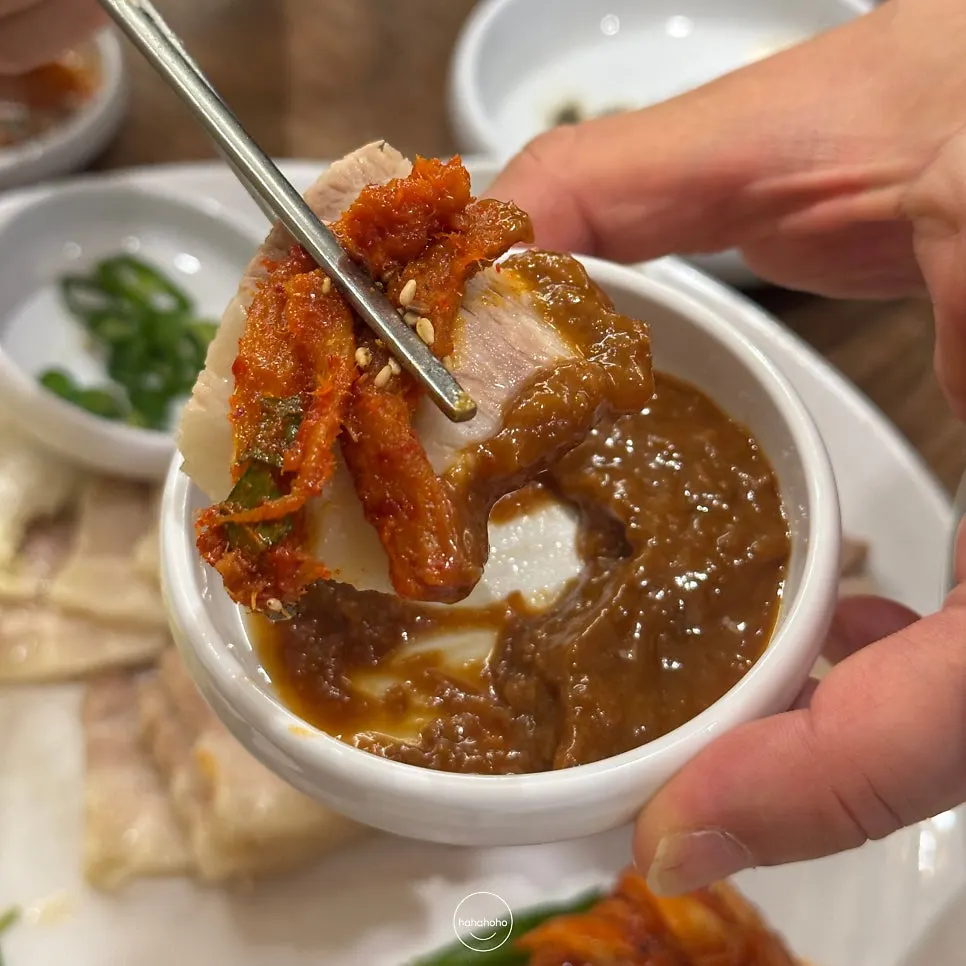 Salted shrimp sauce and doenjang sauce served with the bossam