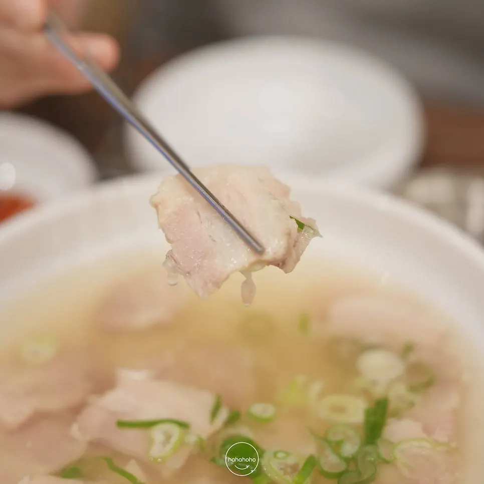Bowl of suhyangmi rice served with the suyuk gukbap