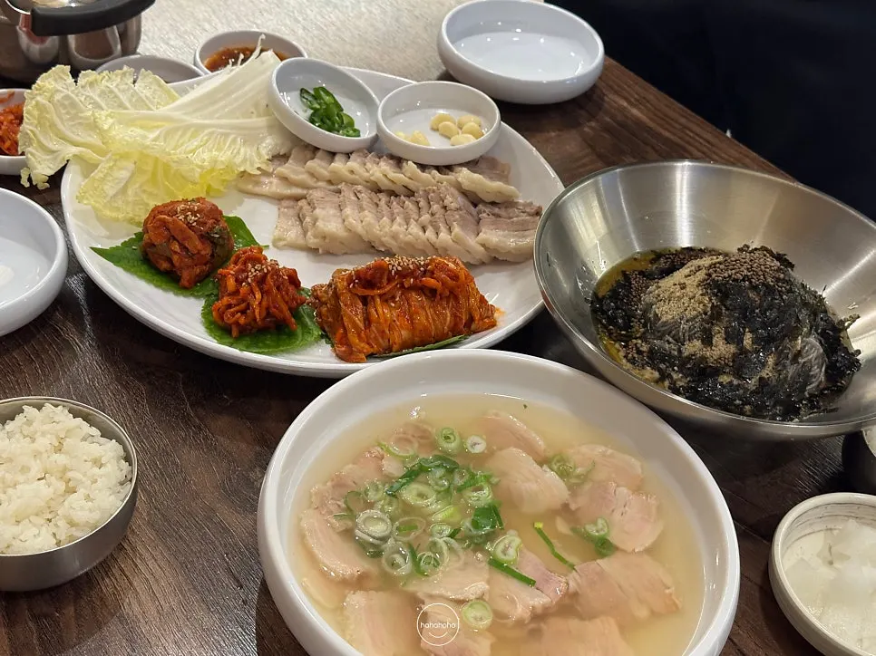 Table at Sosa Myeonok's Gunja branch after finishing the meal