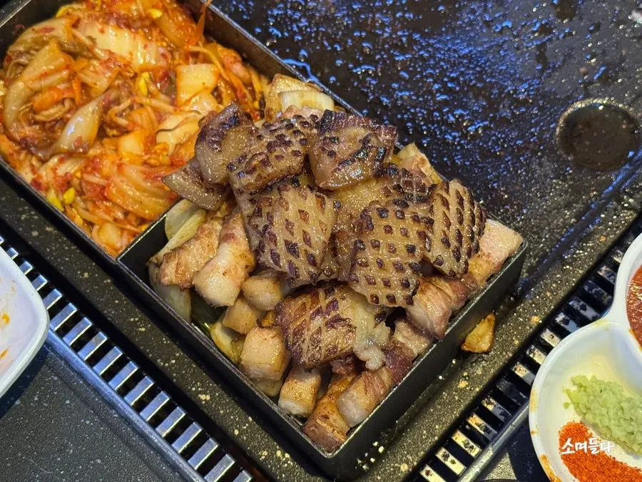 불판에서 구워지는 껍데기