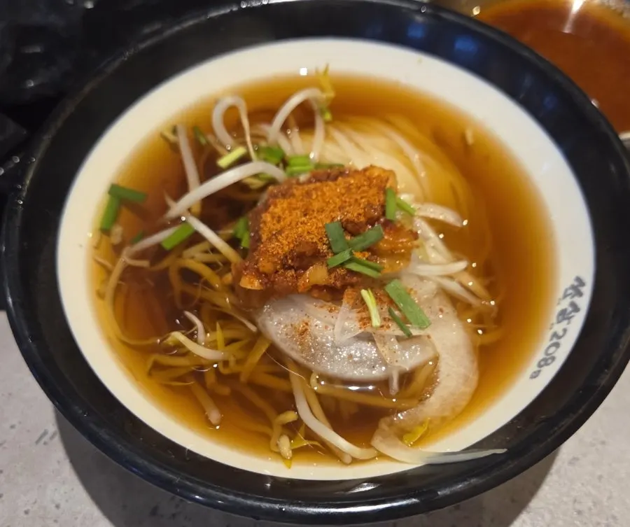 김치쌀국수와 기본 반찬 한 상