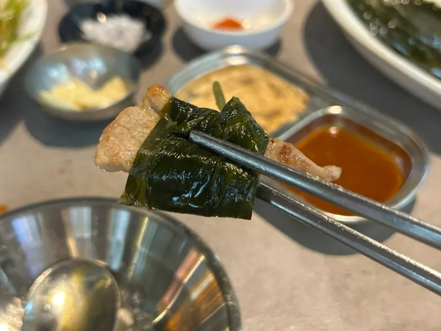 두툼하게 구워진 천겹살