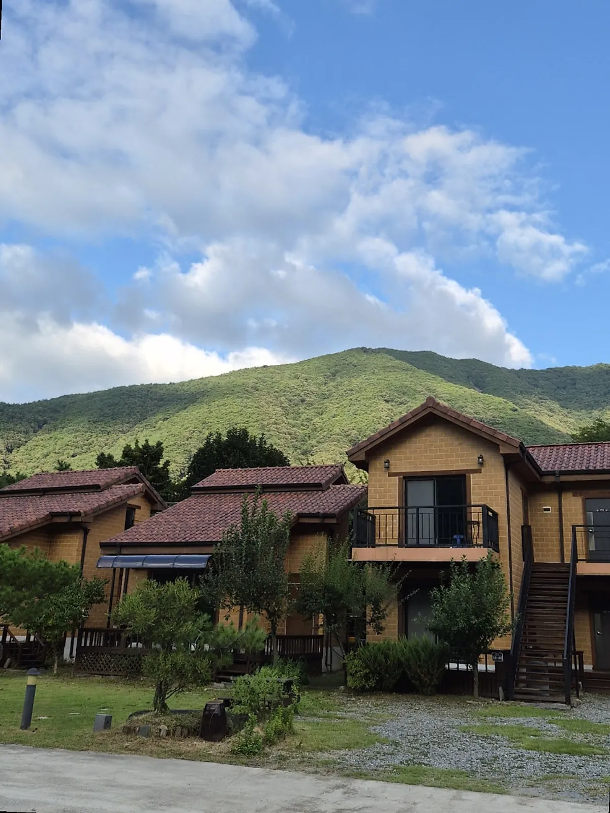 Visit scenery at Danyang Soseonam Hwangto Village Guesthouse