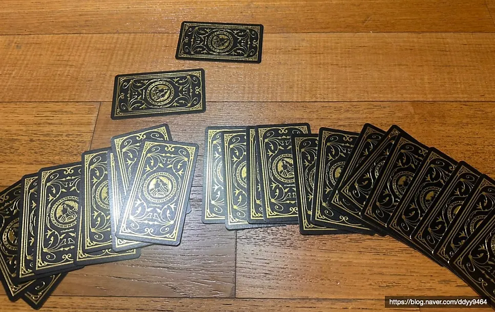 Thick cards with gold-coated edges