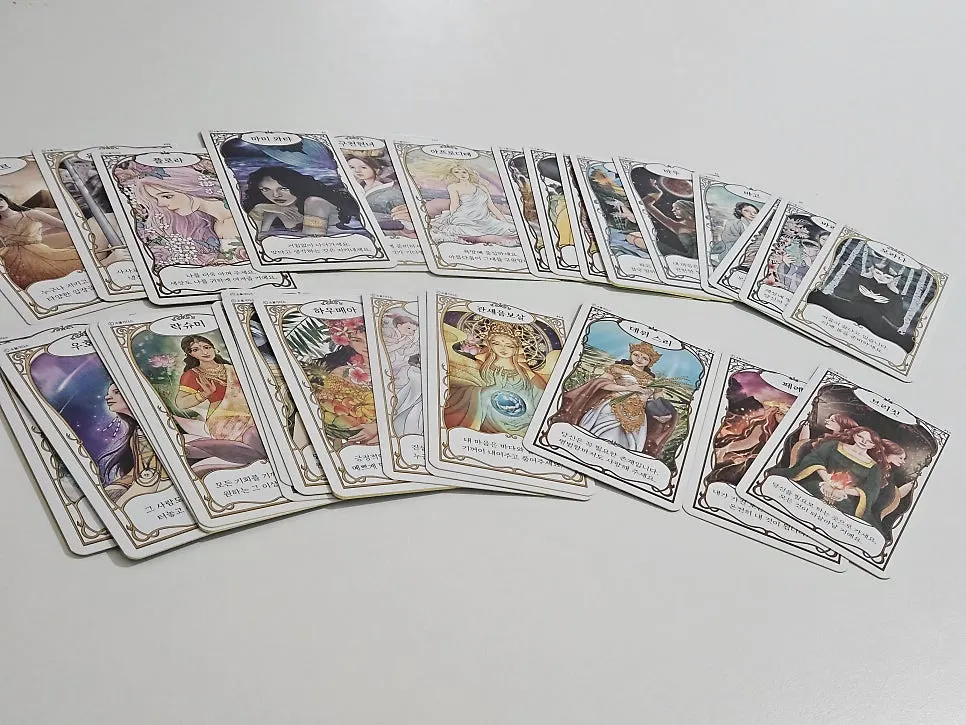 Forty oracle cards with gold edges