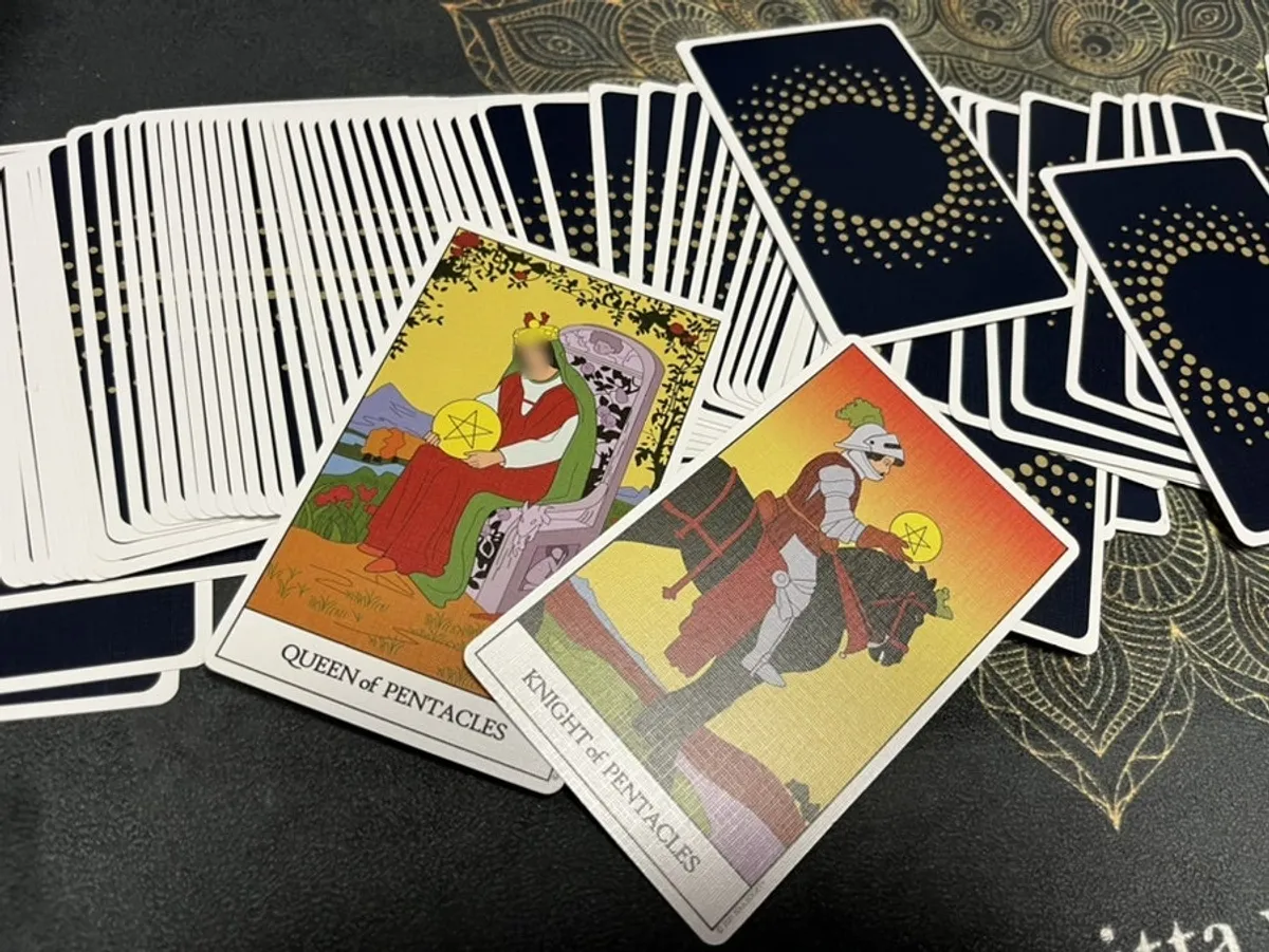 シャッフル感比較関連のタロットカード画像