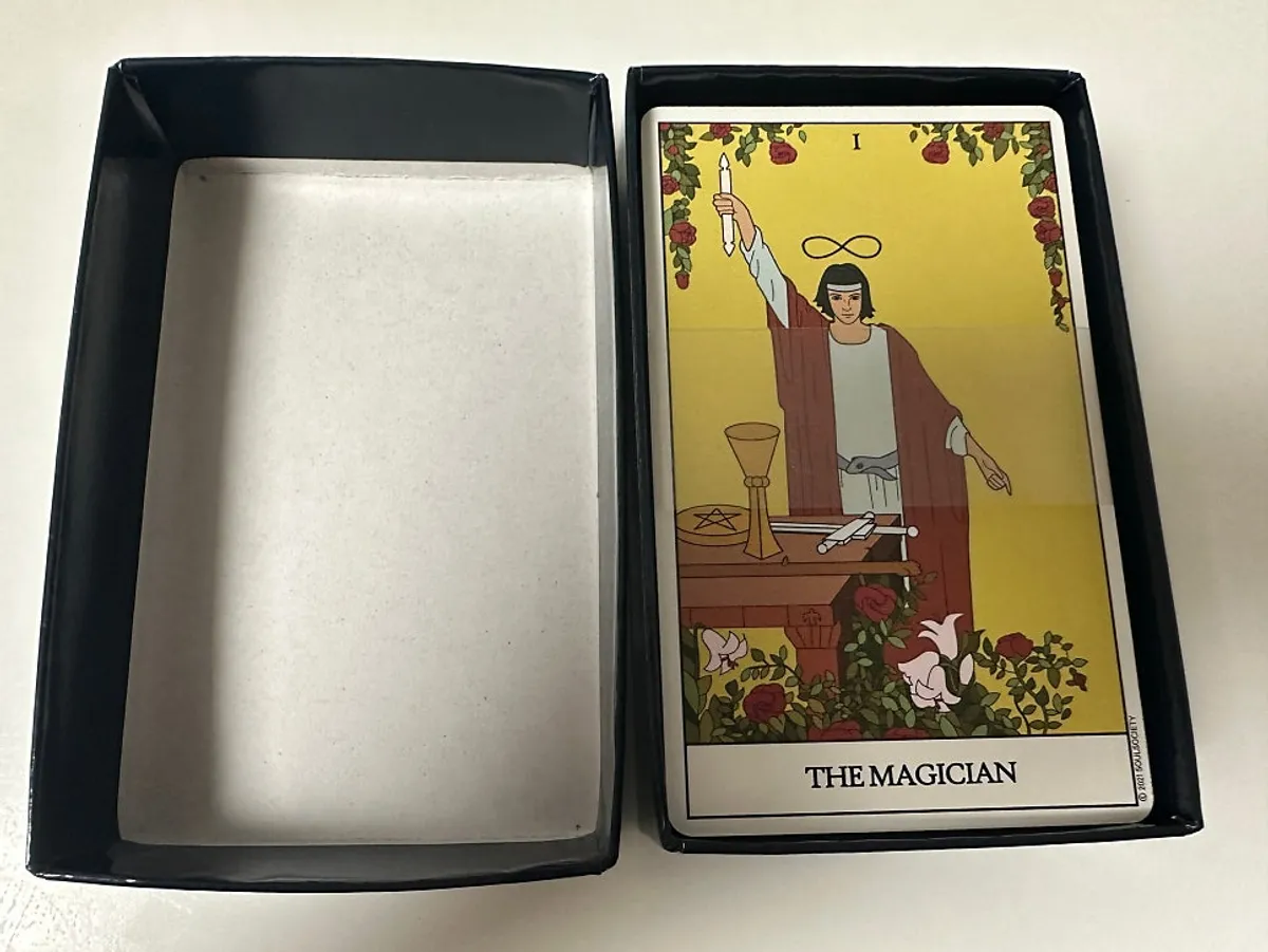 Soul Weight Tarot Card product contents