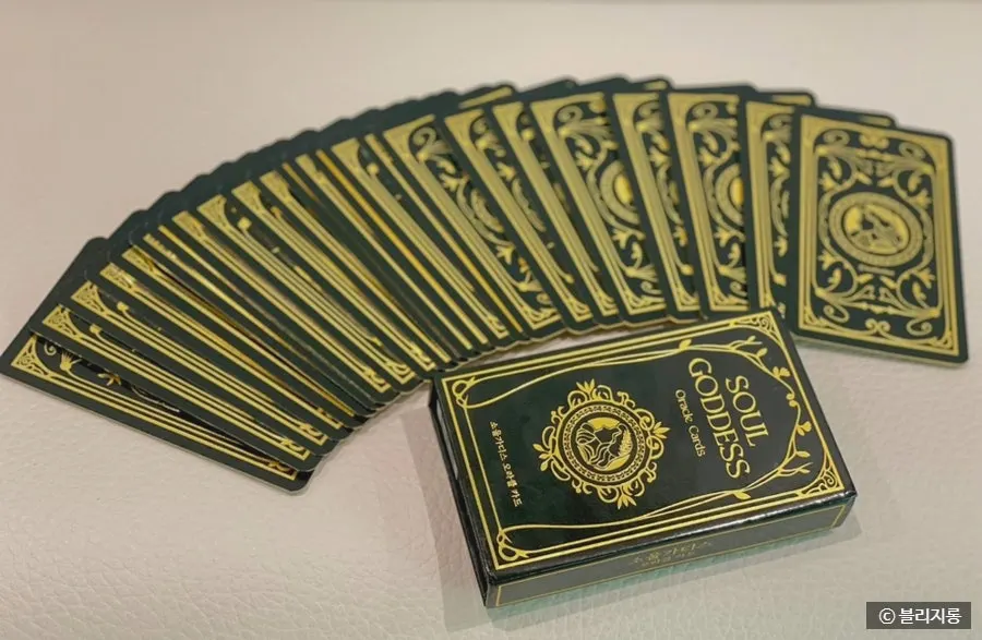 Guide to using oracle cards