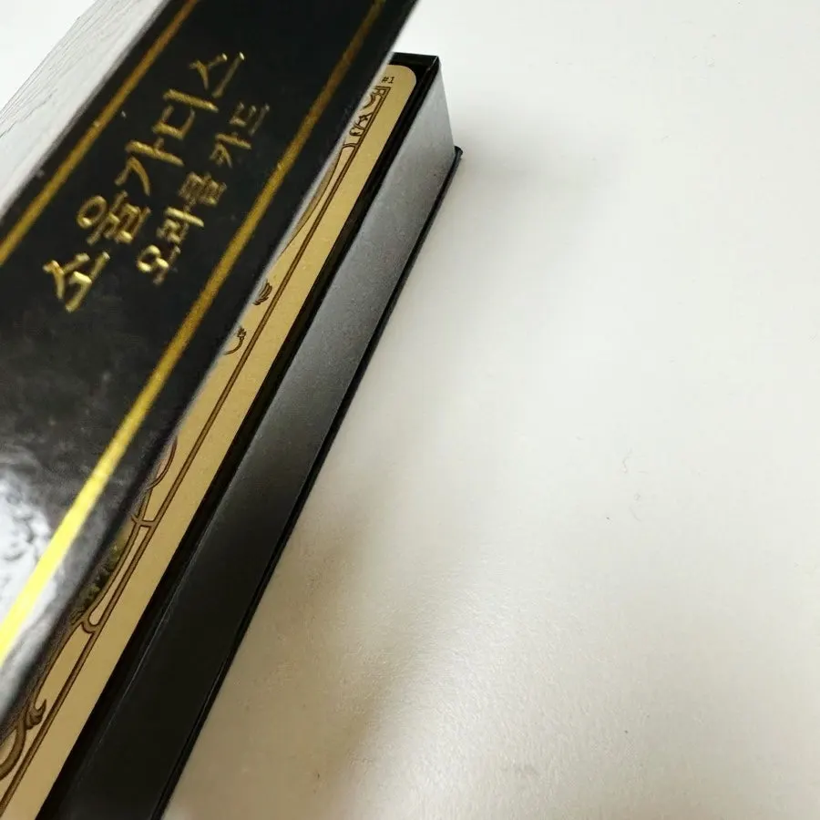 Goddess-themed oracle cards