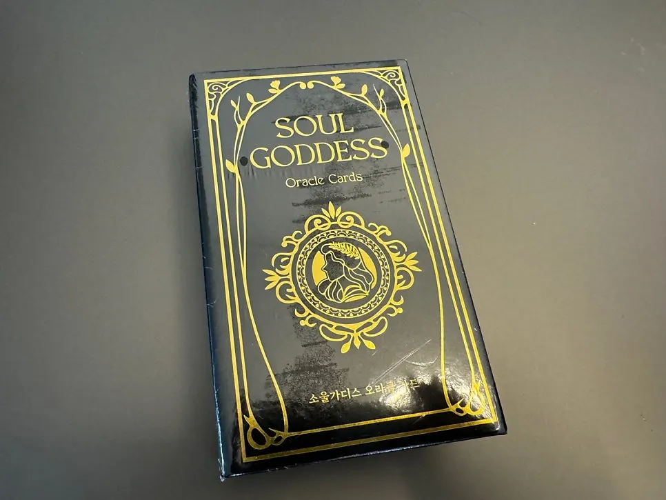 Contents of the purchased oracle card deck