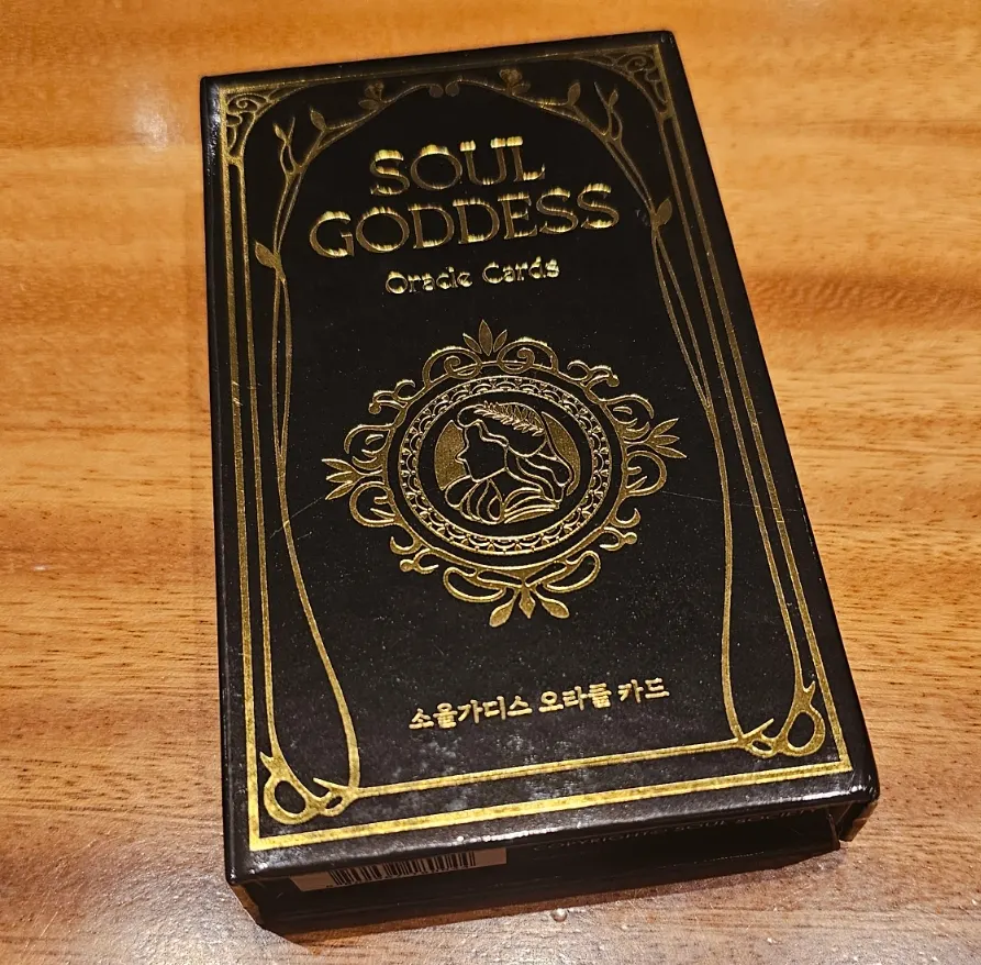 Plastic-wrapped oracle card case