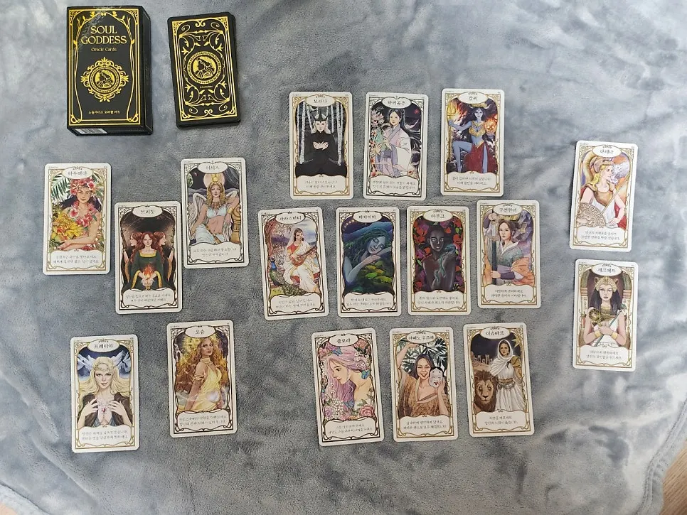 Oracle cards drawn in multiple rounds