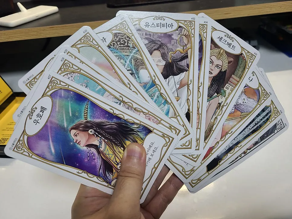 Oracle cards with beautiful goddess illustrations