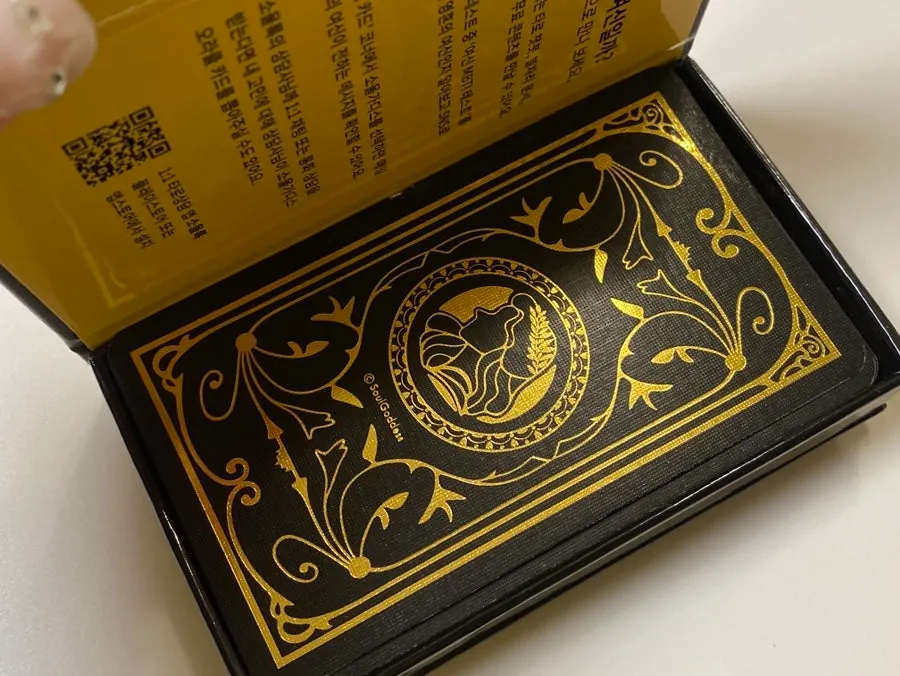 Oracle cards that bring a tarot café date to mind