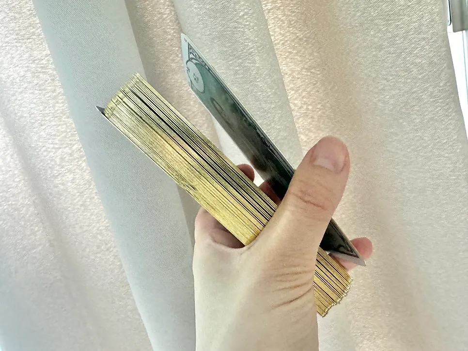 Magnetic paper case